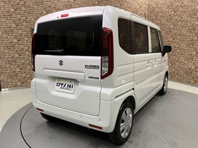 ■親切・丁寧な接客をお約束■　初めてお車のご購入を検討されている方や、お車についてあまり詳しくない方にも分かりやすい接客を心掛けております。女性営業スタッフも在籍！購入に不安がある女性の方もぜひ♪