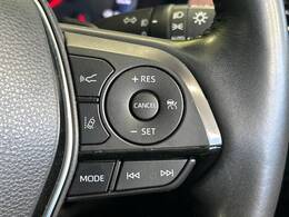 【レーダークルーズコントロール】高速道路での長距離走行が楽に！！自動で速度を保つクルーズコントロールが、衝突軽減システムと連携し、前方の車両を感知して車間を保つように速度調節してくれます！！