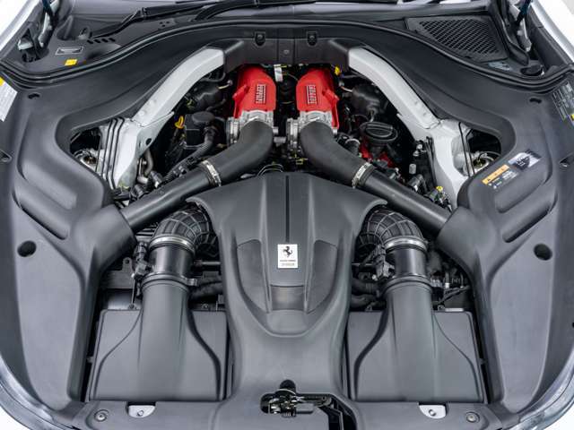 3.9L V8エンジン。620PSを発揮します。