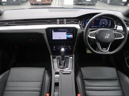 シンプルなデザインと一目でわかるスイッチの配置はPeoples　Car＝みんなの車という考えの現れです。各スイッチにはバックライトもついており、夜間でも安全に操作して頂けます。