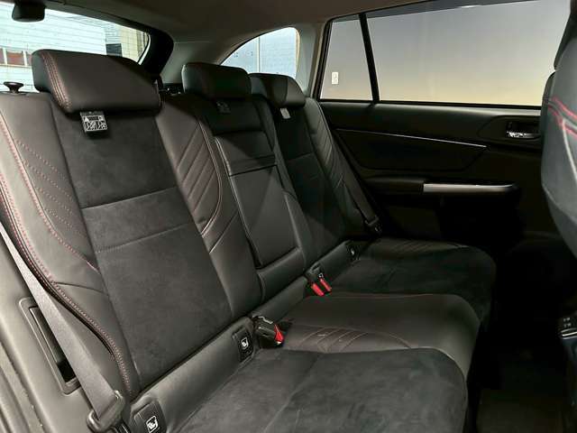 車内もキレイで嫌な臭いもありません☆車内の臭い、汚れが気になる方は内装のスチームクリーナーも施工可能です♪