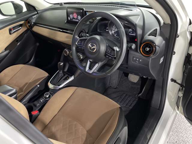 【インパネ全体】全方位で視界が広く、高い目線で運転もしやすいです！