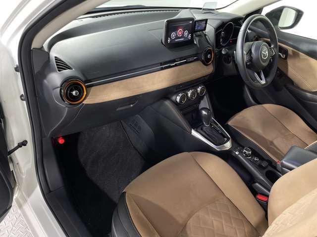 【インパネ全体】全方位で視界が広く、高い目線で運転もしやすいです！