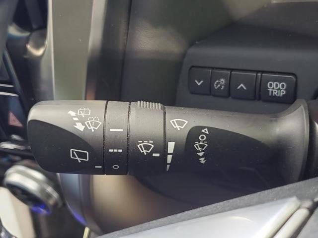 国産車から輸入車まで多様なお客様のニーズのお応えできるように、全国規模で豊富な在庫展開！車のことならWECARSへ！