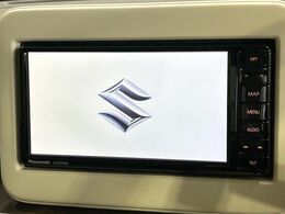 【純正ナビ】人気の純正ナビを装備しております。ナビの使いやすさはもちろん、オーディオ機能も充実！キャンプや旅行はもちろん、通勤や買い物など普段のドライブも楽しくなるはず♪