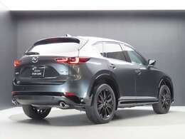 弊社下取りワンオーナー車のCX-5が入荷しました。走行距離やや多めですが、内外装キレイな人気のXDスポーツアピアランス。ナビSD未装着でタイヤの溝は残り僅かですが、それでもお得だと思います。ぜひご覧ください。