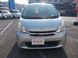 駐停車で気を使いたくない。狭い道もキビキビ走りたい。そんな方にぴったりな大きさです。コンパクトなボディは取り回しが良く、視界も広いので運転しやすいですよ。