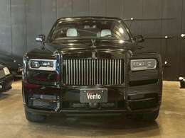 ブラックバッジならではの迫力のあるフロント周り