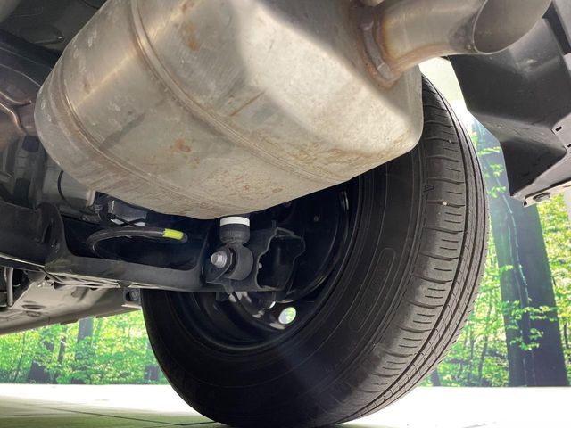 お車を安心してお乗りいただく為には、足回りの定期点検が欠かせません。サービスサポート（有償保証）では無料点検もご提供しており、安心のカーライフをお過ごしいただけるサポート体制が整っています。