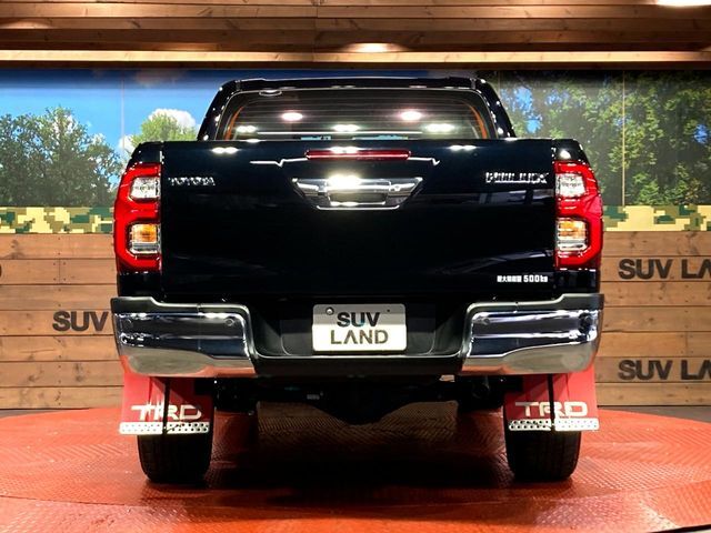 安心の最長10年・走行無制限保証（有償）をご用意。保証内容も充実はもちろん、無料点検＆オイル交換や、年中無休の全国・24時間ロードサービスも付帯されておりますのでご安心下さい。