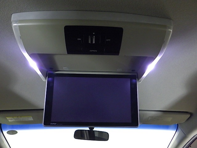 【フリップダウン天吊りリア席モニター】せひ実車をご覧ください(^^♪特別仕様車プレミアムエディションです！