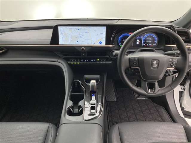 YouTubeにお車の紹介動画を掲載しております。画像ではわかりにくい細かなところまで紹介♪ご視聴用URLはお問合せください。