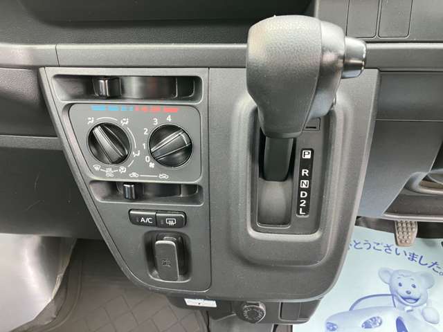 軽自動車から商用車まで幅広く展示しております♪在庫に無いお車も是非ご相談下さいませ！☆無料電話☆0078-6003-191840