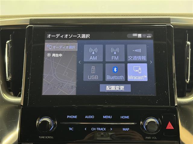 【純正9型ディスプレイオーディオ】大画面で高い視認性を誇り、操作しやすいインターフェースが特徴のディスプレイオーディオ。ナビ機能も搭載し、Apple CarPlay/AndroidAutoにも対応。