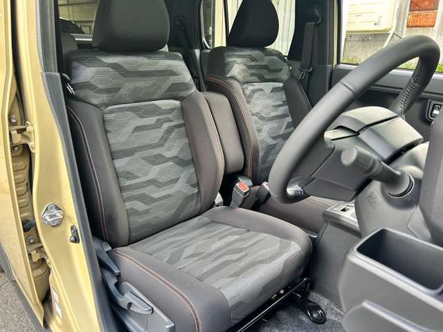☆自社工場ございます☆車はメンテナンスが大事です。でも壊れる事もございます。壊れたら嫌な気分になりますが、治ったらいい気分に変わりますよね。自社工場での納車前整備。納車後整備お任せください。