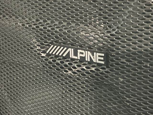【アルパインプレミアムサウンド】オプションの高音質スピーカーを搭載しております。専用チューニングにより、クリアで臨場感あふれるサウンドを実現しワンランク上の空間をお楽しみください。