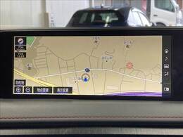 【純正ナビ】一体感のあるナビは、高級感ある車内を演出してくれます。Bluetooth再生などオーディオ機能も充実しておりますので、運転もより楽しめます♪