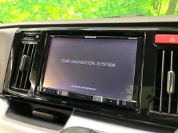 【ナビゲーション】目的地までしっかり案内してくれる使いやすいナビ。Bluetooth接続すればお持ちのスマホやMP3プレイヤーの音楽を再生可能！毎日の運転がさらに楽しくなります！！