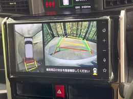 【パノラミックビューモニター】専用のカメラにより、上から見下ろしたような視点で360度クルマの周囲を確認することができます☆死角部分も確認しやすく、狭い場所での切り返しや駐車もスムーズに行えます。