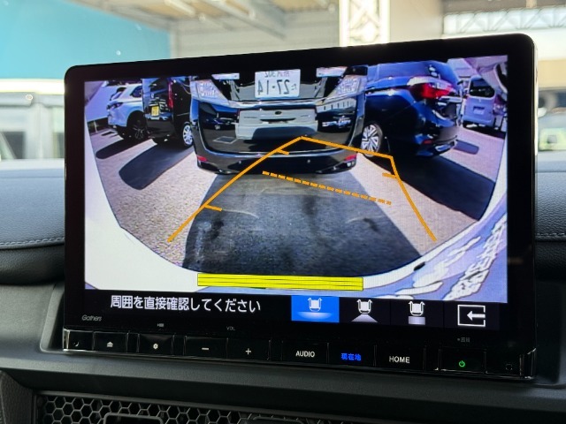 バックカメラのお写真です。駐車が苦手な方でも楽に駐車が行えますね♪