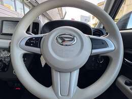 ステアリングスイッチ付き☆ナビの音量調整など一部操作がハンドルのスイッチで出来るので便利です☆★