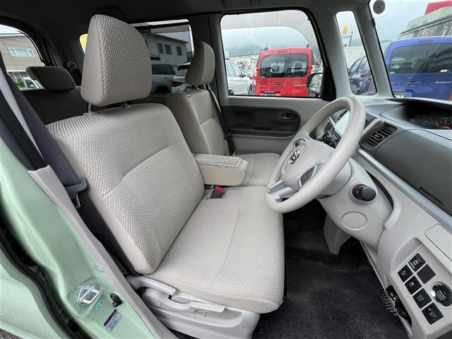 【運転席】『運転席周辺』の画像になります。写真の内容に関してご不明点、ご質問等がございましたらお気軽にガリバー店舗までお問い合わせください。