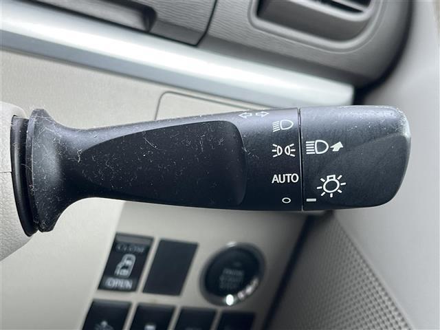 【運転席操作部】『運転席周辺の装備』の画像になります。快適なドライブを楽しむための機能が装備されています！運転席から触れるので使いやすいです！