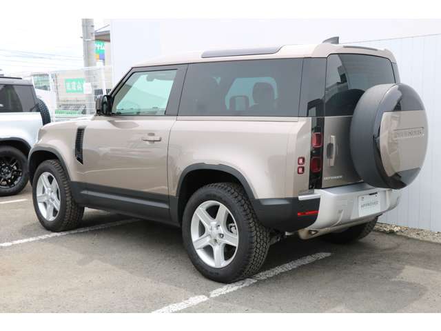 ジャガー・ランドローバーの認定中古車は、ご納車後24ヶ月(走行距離無制限)の認定中古車保証が無料付帯！当店を含む全国のジャガー・ランドローバー正規ディーラーにて対応いたします。