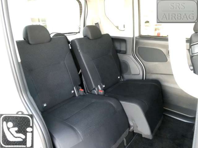 後席はスライド＆リクライニング機構付！荷物の量に応じてフレキシブルに使えます。