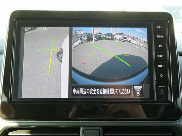 サイドブラインドモニター！！狭い道でのすれ違いで助手席側前方などの死角を減らし、壁などへの接触防止をサポートします。