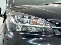 LEDヘッドライトは、点灯の瞬間から最大光量を発揮し、突然暗くなるトンネルなどでの安定感を高めます。