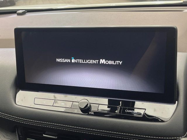 【12.3インチメーカー純正ナビ】インテリアに溶け込むスタイリッシュな「専用設計」メーカーナビを装備♪視認性や操作性など基本性能にも優れ、より上質なカーライフをお楽しみいただけます。