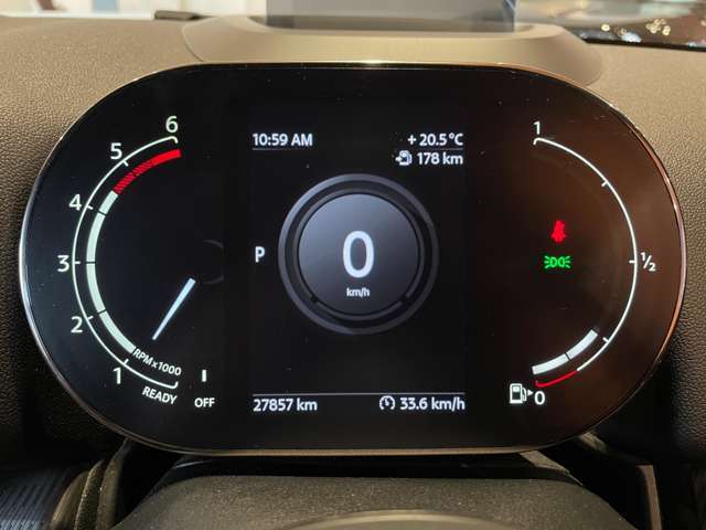 LIBERALAの全国在庫の中から厳選したお車をご提案！お近くの店舗でのご納車可能！その品揃えと品質に驚くこと間違い無し！