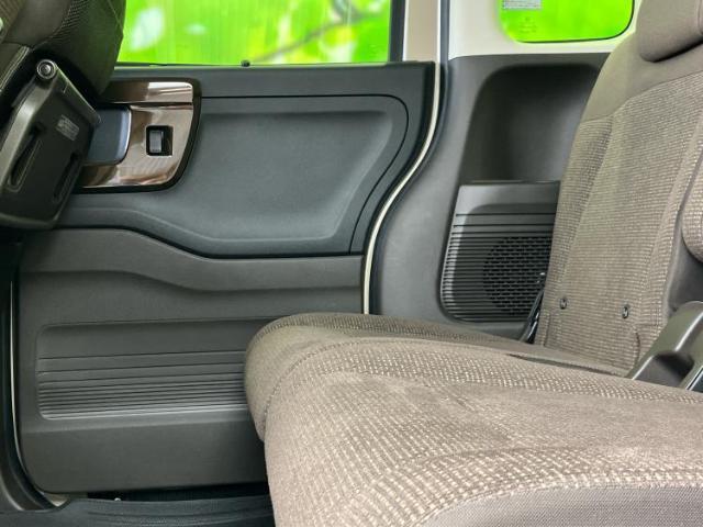 WECARSでは各商談席に大型モニターをご用意しております！見やすい大画面でゆったりと全国の在庫をご覧いただけます！是非ご来店お待ちしております！