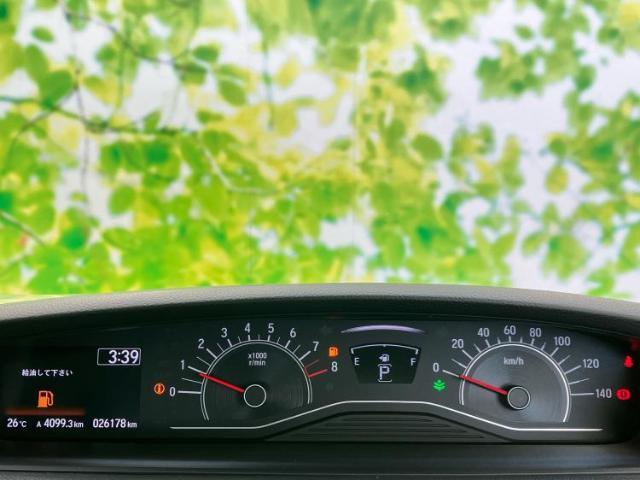 WECARSの展示場では実際に見て、触ってお車をお選びいただけます！知識の豊富な営業スタッフが様々なカーライフをご提案いたします！