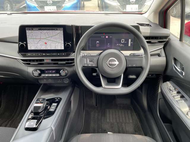 窓ガラスが大きく車両感覚も掴みやすいお車ですので安心してお乗りいただけます。