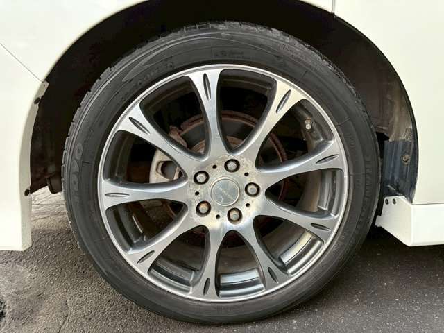 整備点検すべて込みの価格です。お越しの際は事前に一度ご連絡頂けると店頭にお車をご用意してお待ち申し上げます。自社ローン可能！自社分割、低与信ローンも可能です。