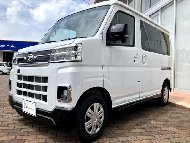 1年間、距離無制限の当社オリジナル保証もご用意しております。メーカー保証が残っている車輌に関しては、別途にてメーカー保証継承も手続きいたします。