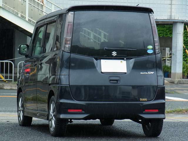 電車でお越しの場合、最寄の駅は市営地下鉄東西線の小野駅です。　JR東海道線の山科駅（京都駅より1駅東）から市営地下鉄に乗り換えて頂くのがスムーズです。