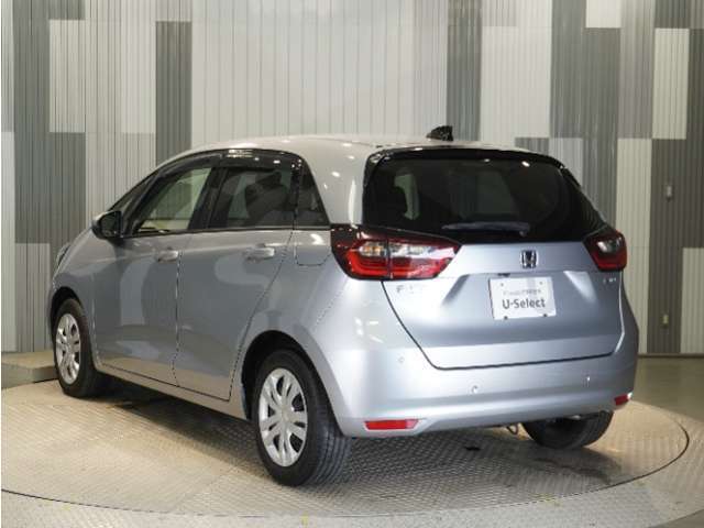 色々なお店で販売しているHonda車ですが、アフターサービスも全てお任せ頂けるのは「HondaCars正規販売店」だけ！ご納車後もお住まいの地域の販売店にて　アフターサービスをお任せいただけます。
