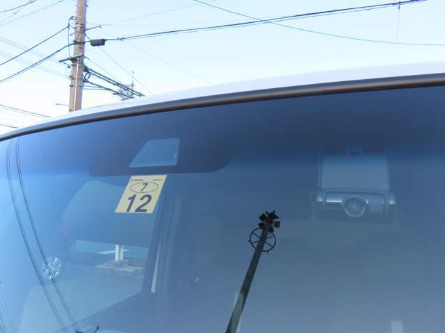 ドライブレコーダー◆万一、事故に遭遇した時など、品質の高い映像と音声で運転の記録をしてくれます。今の時代必需品です☆