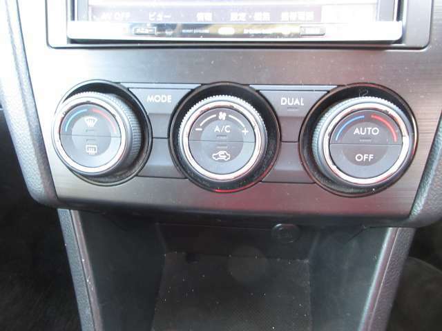 オートエアコン付き！一度気温を設定すれば、自動で過ごしやすい温度に調節してくれます♪