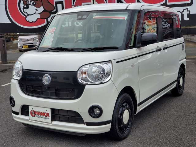 当店では、中古車の購入時に透明性を重視しています。お客様がお選びになった車両の表示価格以外に、追加費用は一切発生しません。※県外登録などの場合は別途費用が発生します。