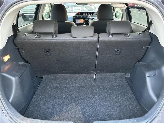 【トランク】積み込みやすくて、たっぷり積める荷室です。シートアレンジできるものは、乗車人数と荷物の量や大きさによってシートを動かすことができるので、より快適なドライブが可能です！