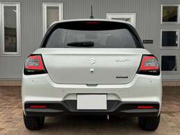 バックカメラ付で駐車も安心です★