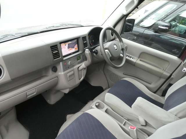 運転席にはアームレスト