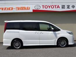 両側パワースライドドア付きだから、狭い駐車スペースなどでの 乗り降りラクラク！小さなお子さまのいるご家庭には嬉しい装備。