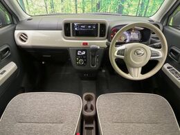 オートエアコン　CD再生　パワーステアリング　プライバシーガラス　盗難防止システム　アイドリングストップ　電動格納ミラー　ドアバイザー　ベンチシート　ウィンカーミラー