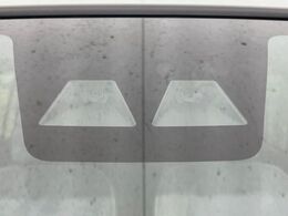 【スマートアシスト】走行中に前方の車両等を認識し、衝突しそうな時は警報とブレーキで衝突回避と被害軽減をアシスト。より安全にドライブをお楽しみいただけます。
