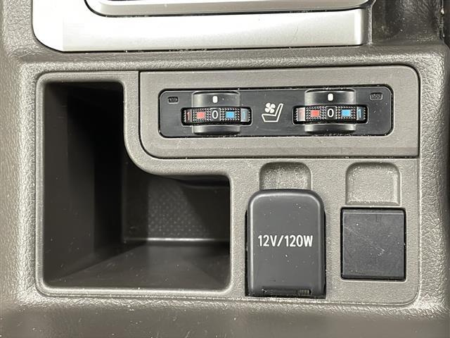 こちら運転席周りのスイッチの写真になります。各部しっかり動作の確認をしておりますので、ご安心だくさい。
